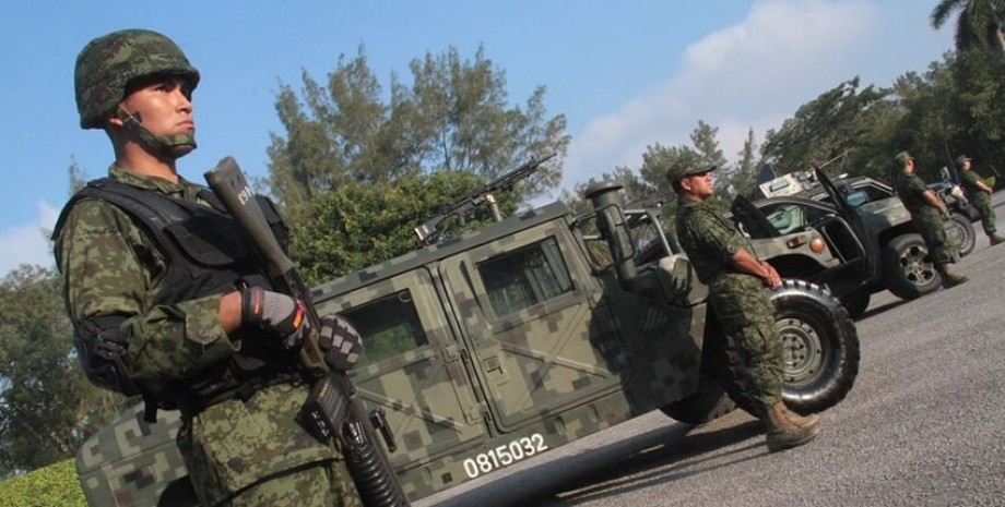 &iquest;El secretario de la Defensa Nacional debe seguir siendo un militar?