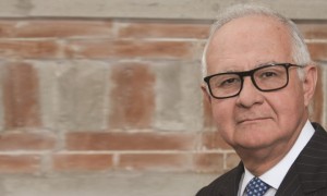 Luis M. D&iacute;az Mir&oacute;n