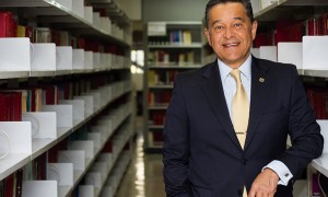 Ra&uacute;l Contreras Bustamante