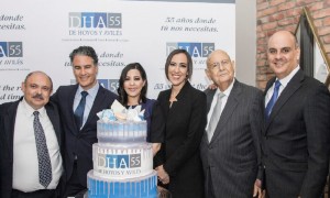 De Hoyos y Avil&eacute;s celebra 55 a&ntilde;os