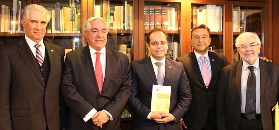 Presentan libro sobre los organismos constitucionales autónomos