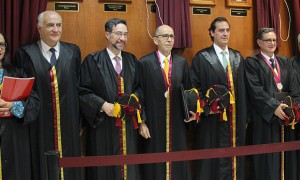 El INACIPE entrega el doctorado honoris causa a Miguel Sarre y Carlos Castresana